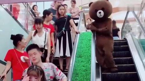 网红吃瓜挨揍视频在线观看,一场意外的网络风暴