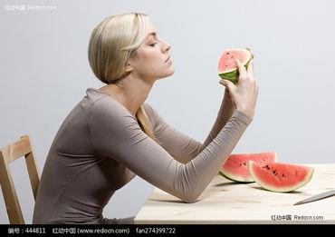 吃瓜国外美女图片大全视频,一睹各国美女风采，尽在这张吃瓜图片大全