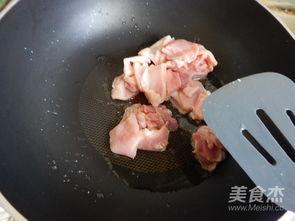 小瓜炒着吃怎么切片视频