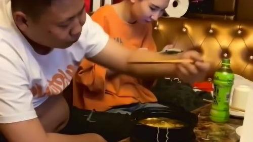 醉酒吃贝贝瓜的视频大全,揭秘醉酒吃贝贝瓜的欢乐时光