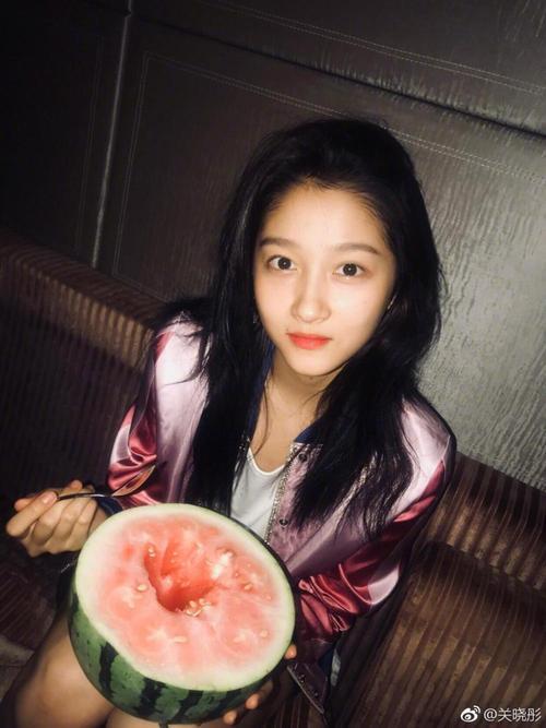 李现吃瓜关晓彤视频下载,娱乐圈新瓜来袭！