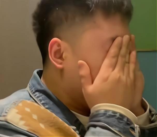 吃瓜河南女生视频,揭秘校园生活趣味瞬间