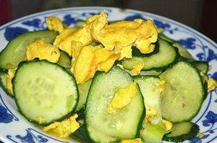 瓜生着怎么吃才好吃视频,视频揭秘最佳食用技巧